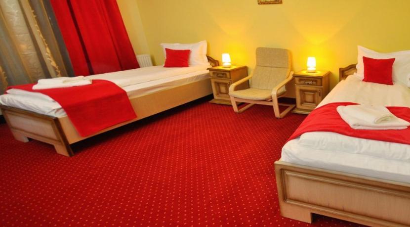 Camves Inn Sighetu Marmaţiei Zimmer foto